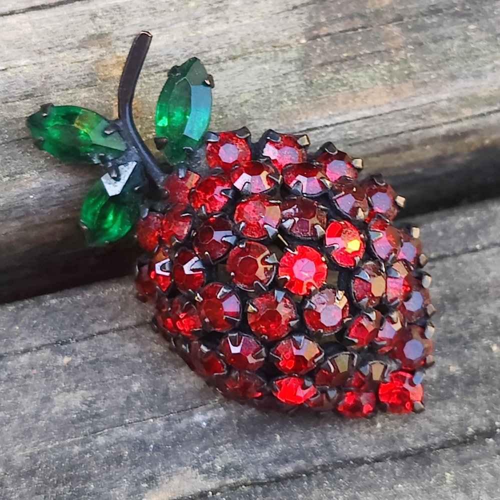 🍓 Vintage Joseph Warner Strawberry Brooch - Picture 6 of 7